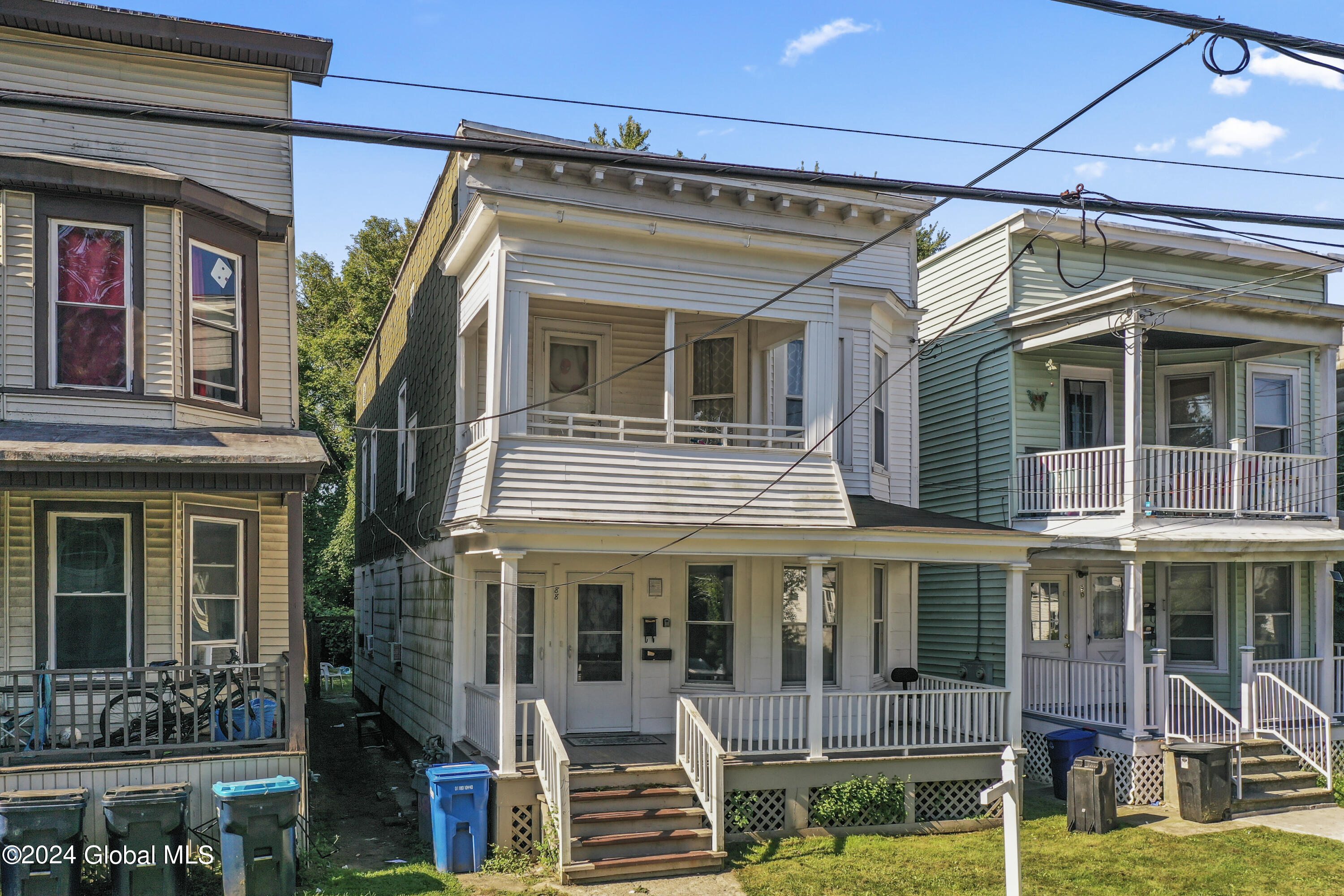 88 Woodlawn Avenue