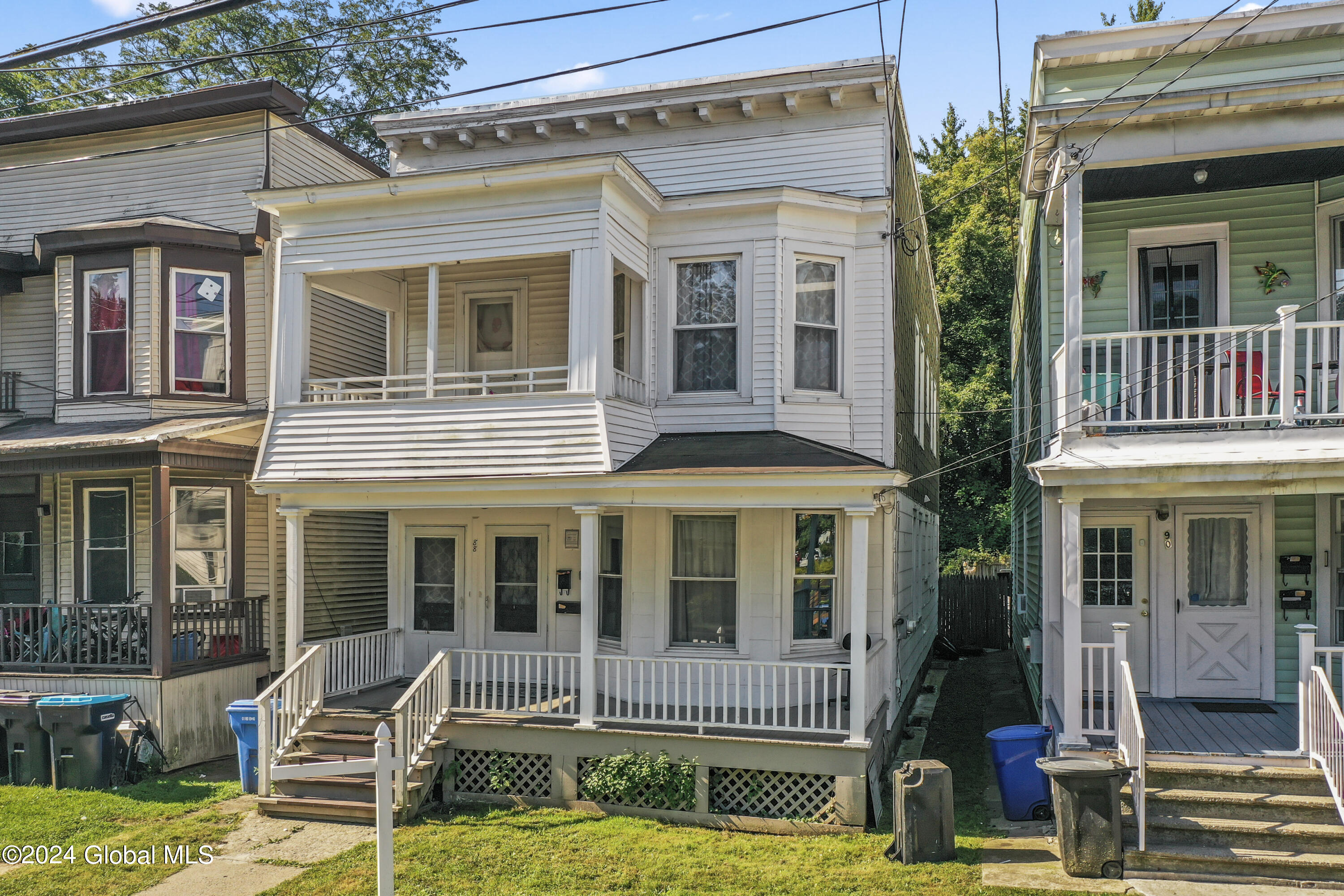 88 Woodlawn Avenue