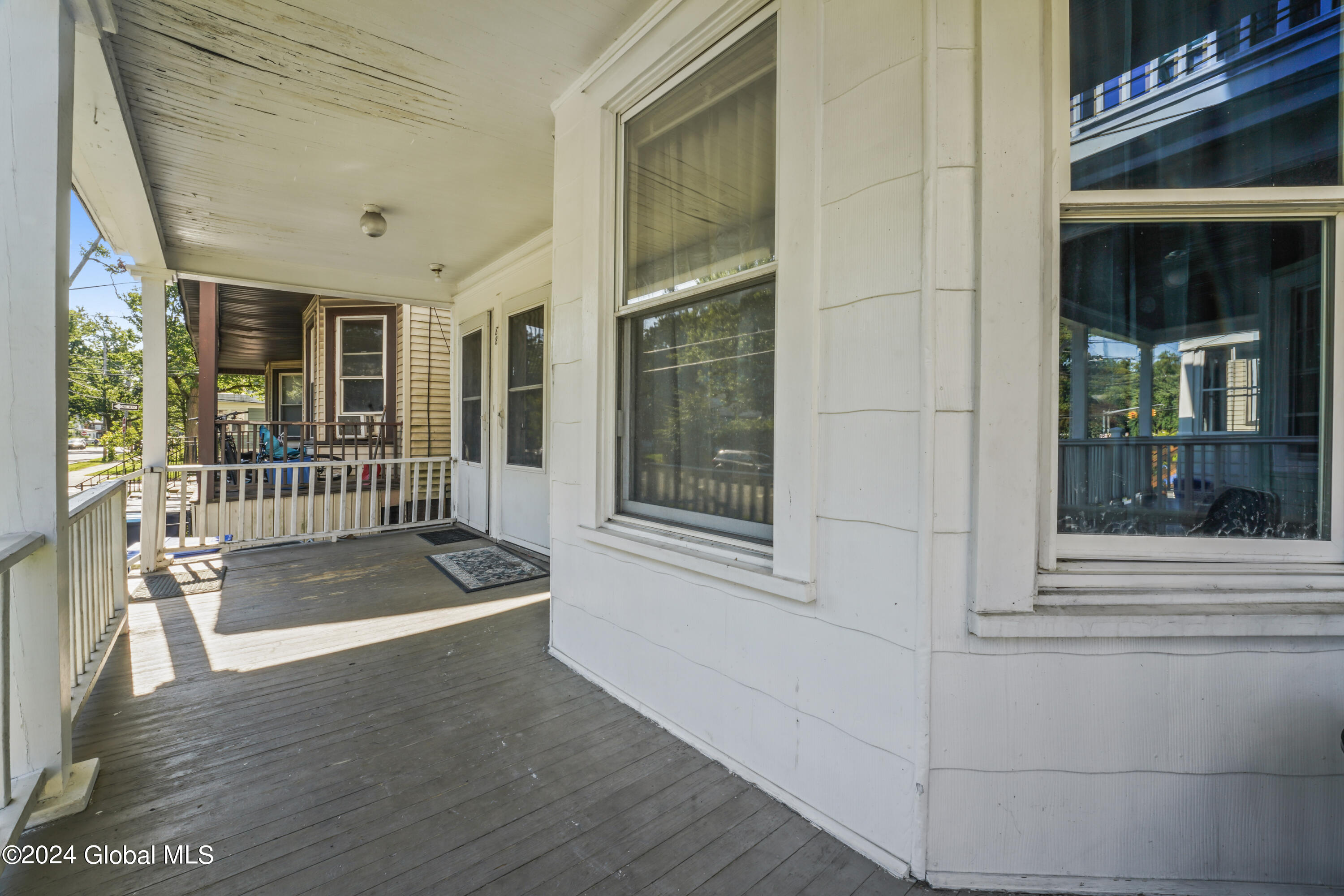 88 Woodlawn Avenue