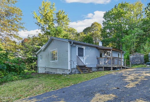 Homes For Sale - 9 Hillcrest Avenue<br/> Fulton County, Gloversville, NY 12078