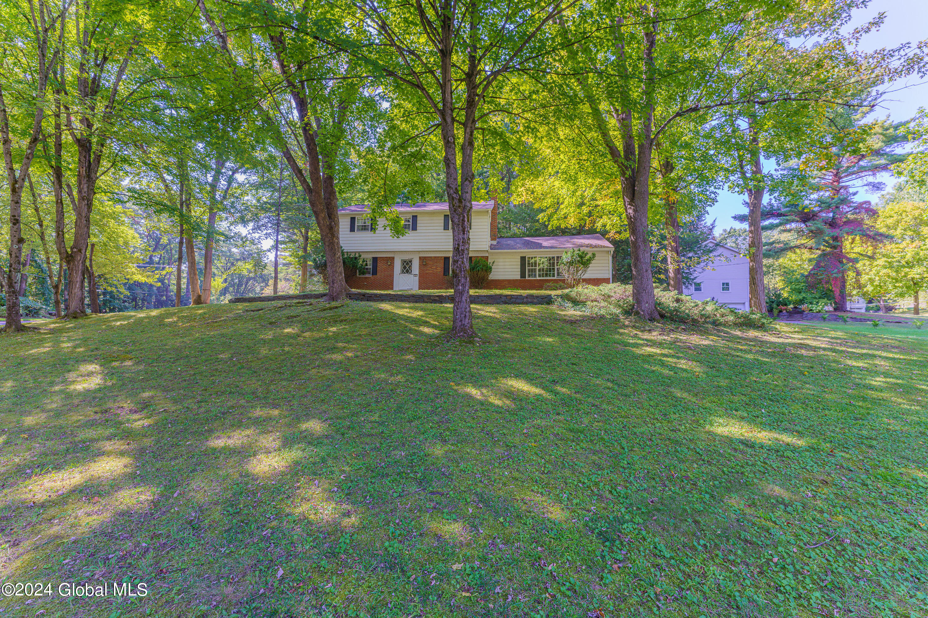 17 Hillside Drive, Ballston Lake, New York image 39