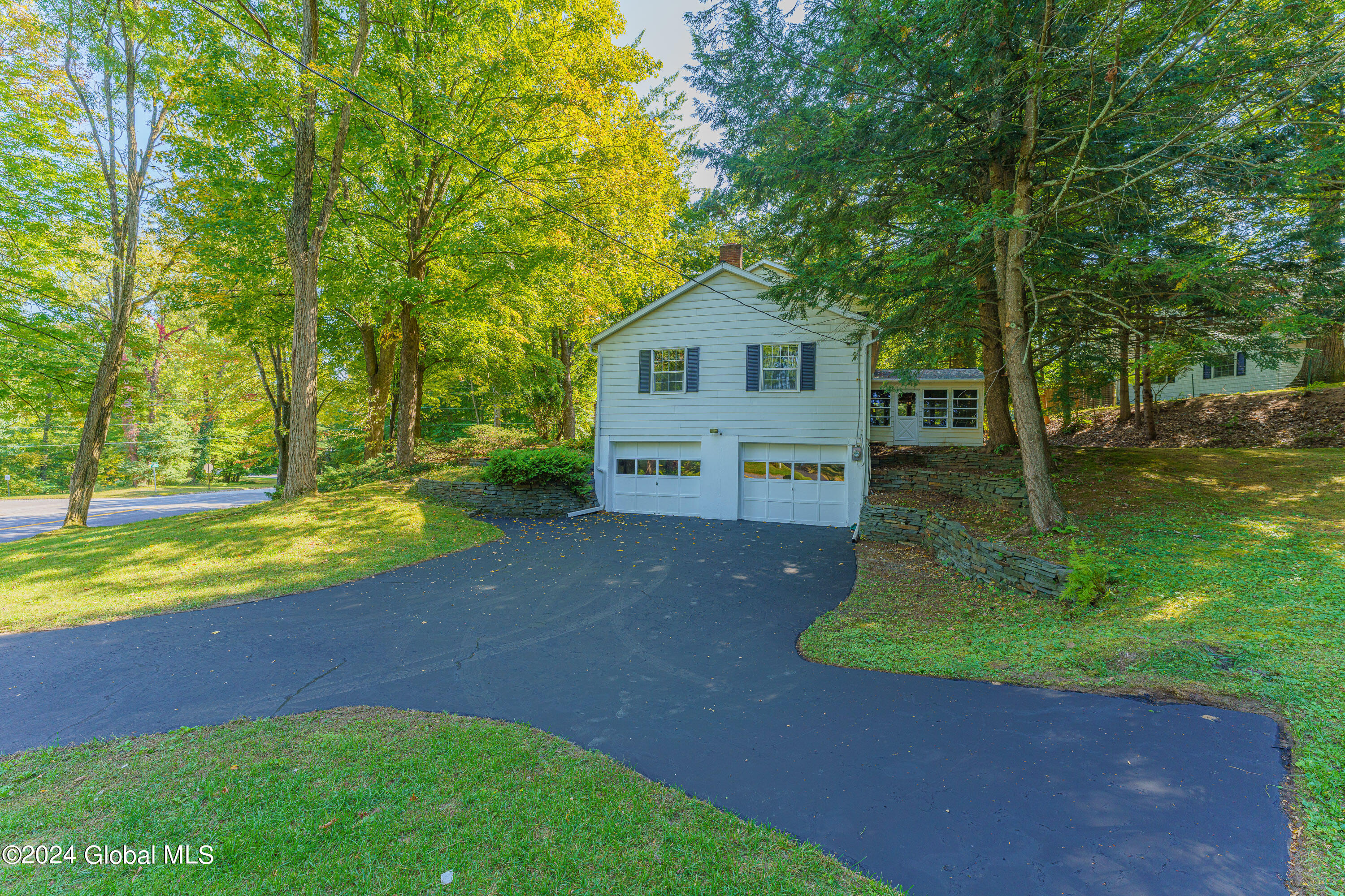 17 Hillside Drive, Ballston Lake, New York image 35