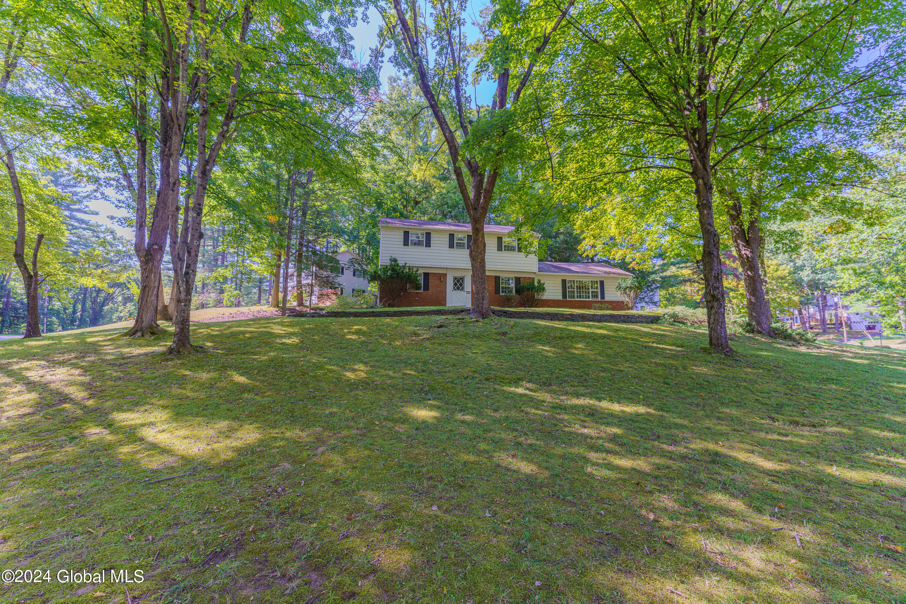 17 Hillside Drive, Ballston Lake, New York image 1