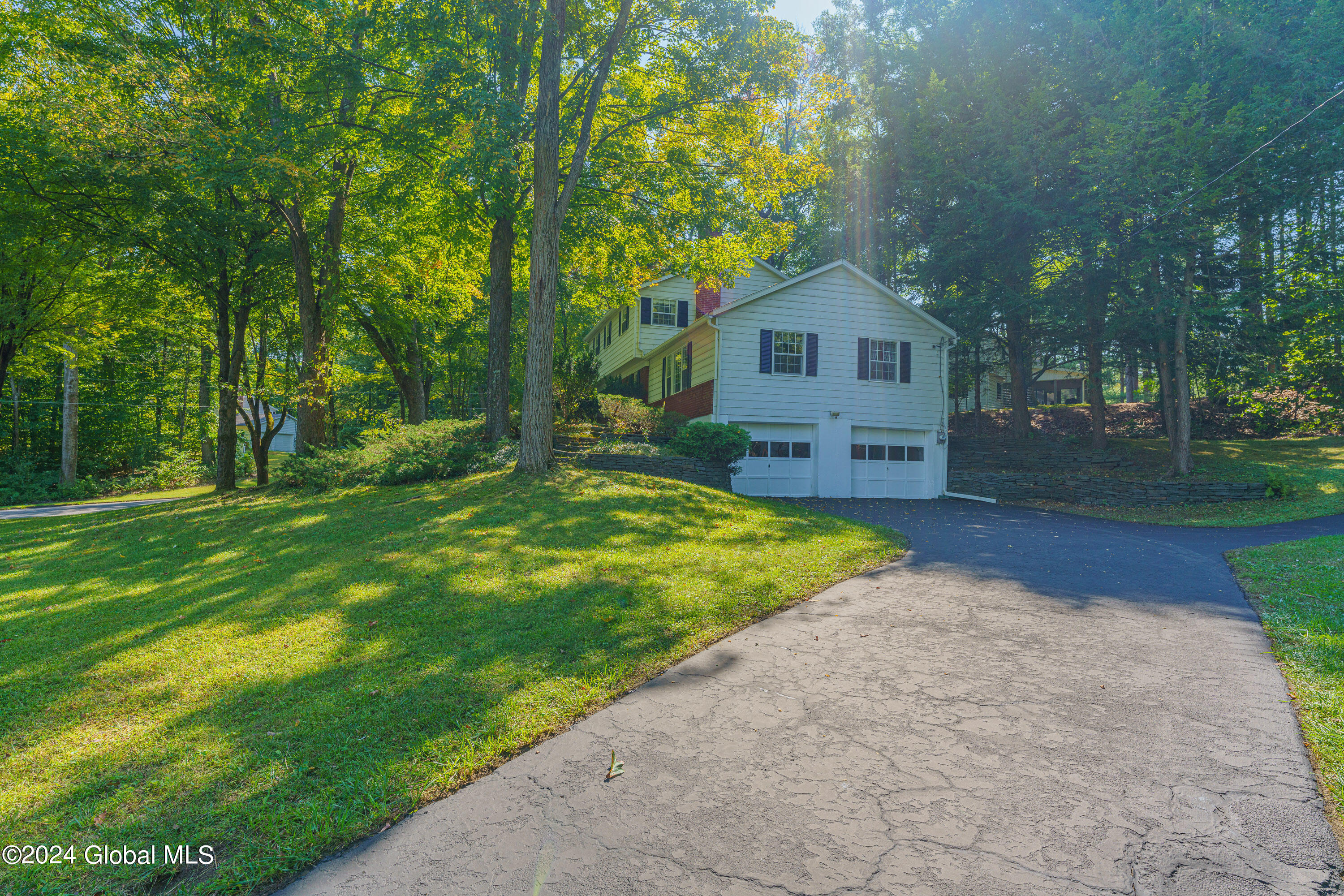 17 Hillside Drive, Ballston Lake, New York image 2