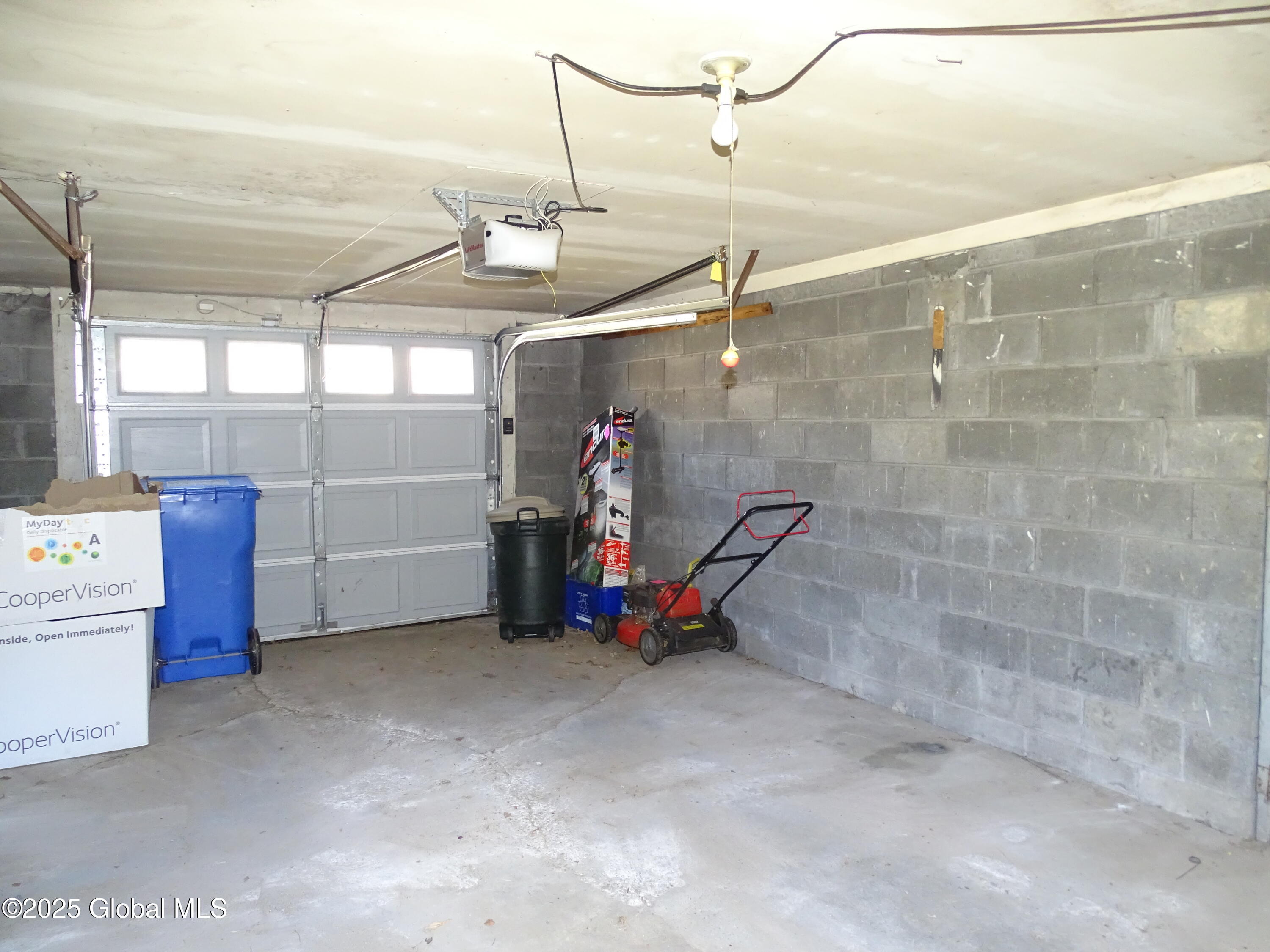 39 Glenwood Street, Albany, New York image 16