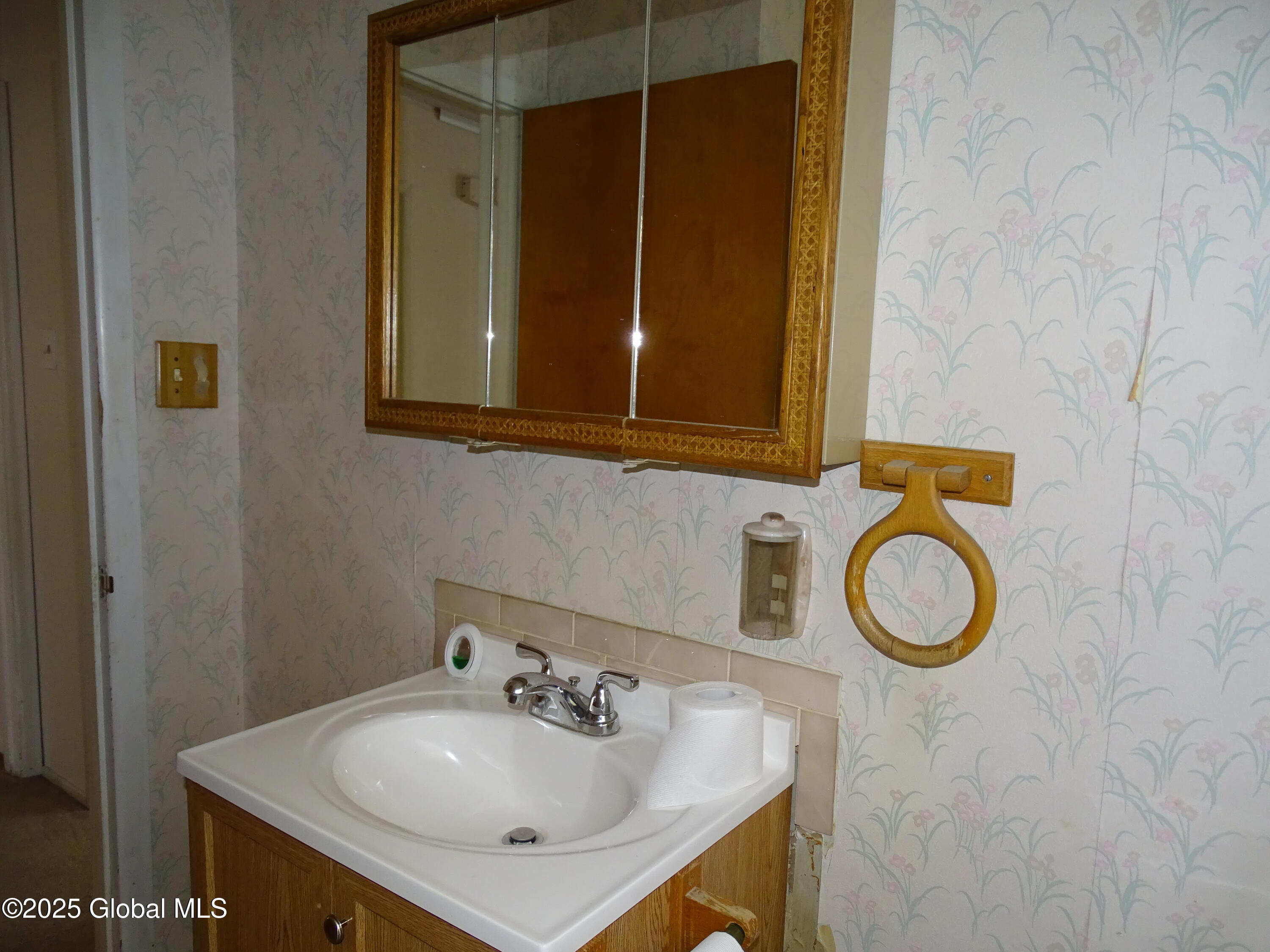 39 Glenwood Street, Albany, New York image 12