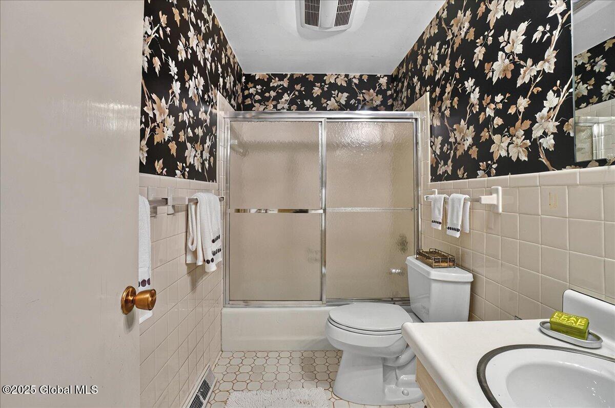 1 Stonehenge Drive, Albany, New York image 34