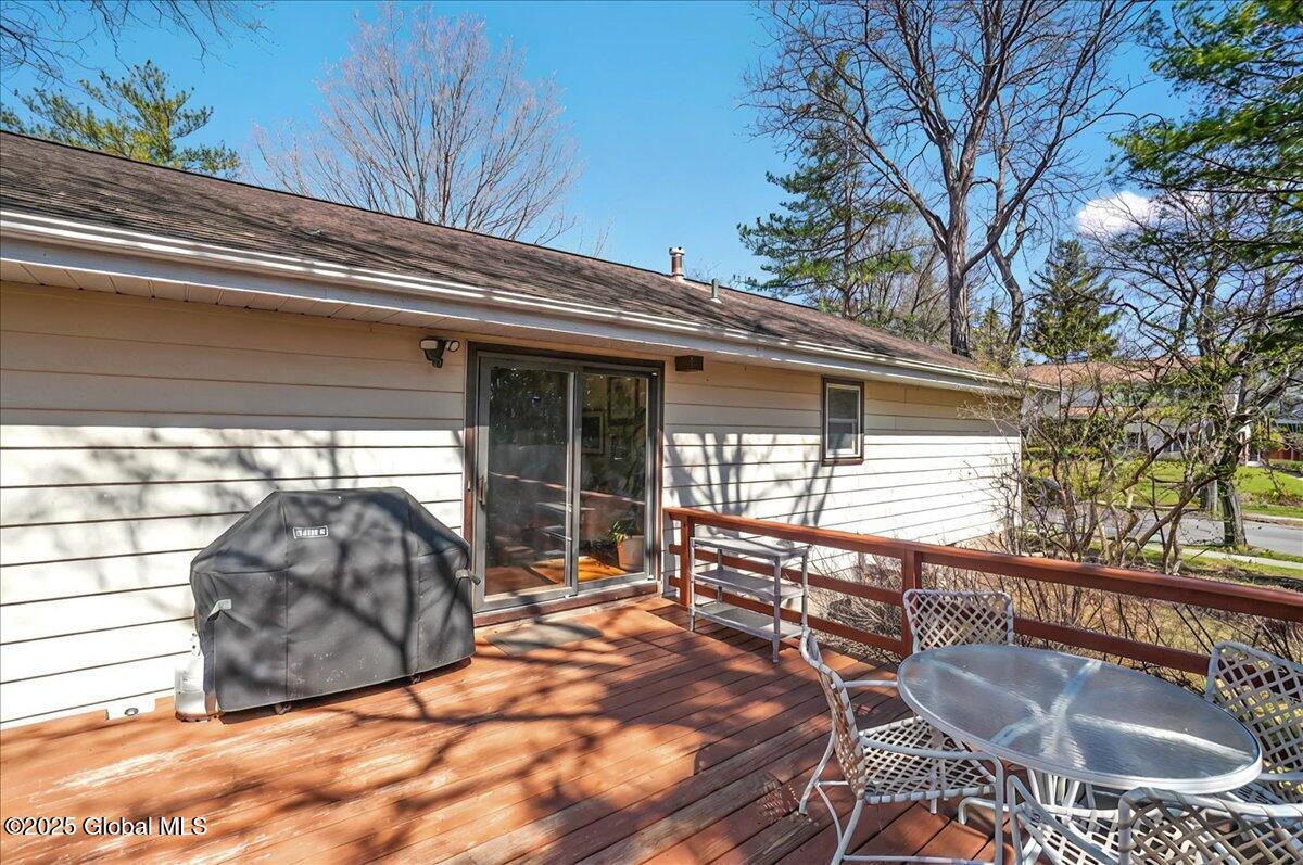 1 Stonehenge Drive, Albany, New York image 15