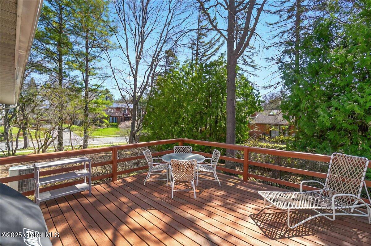 1 Stonehenge Drive, Albany, New York image 14
