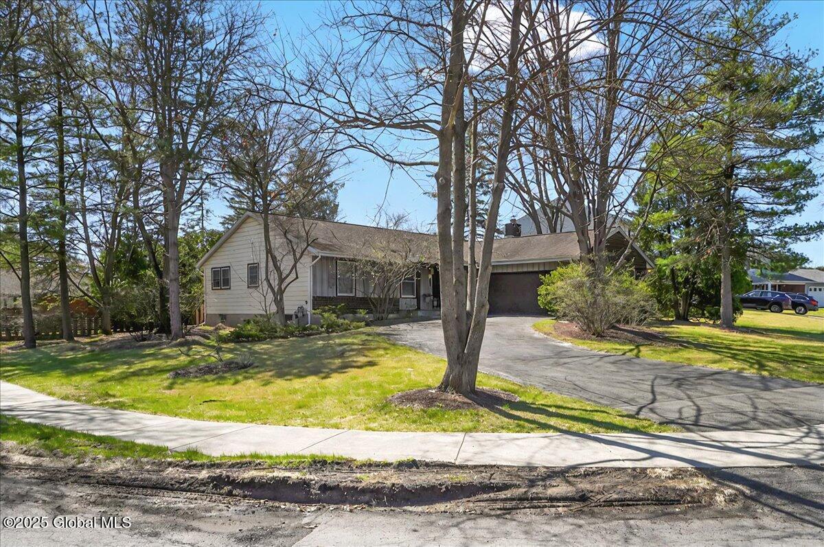 1 Stonehenge Drive, Albany, New York image 18