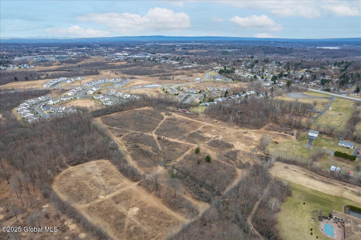 30 Landor Lane, Colonie, New York image 3
