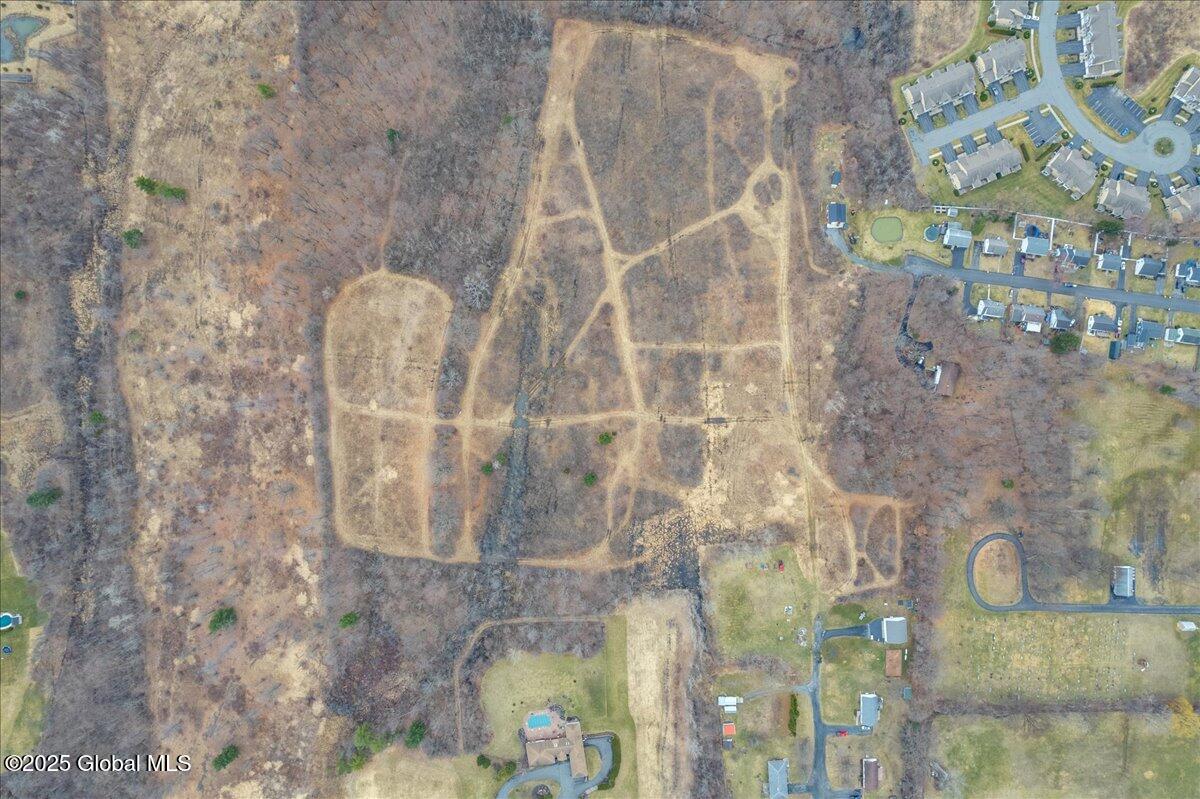 30 Landor Lane, Colonie, New York image 10