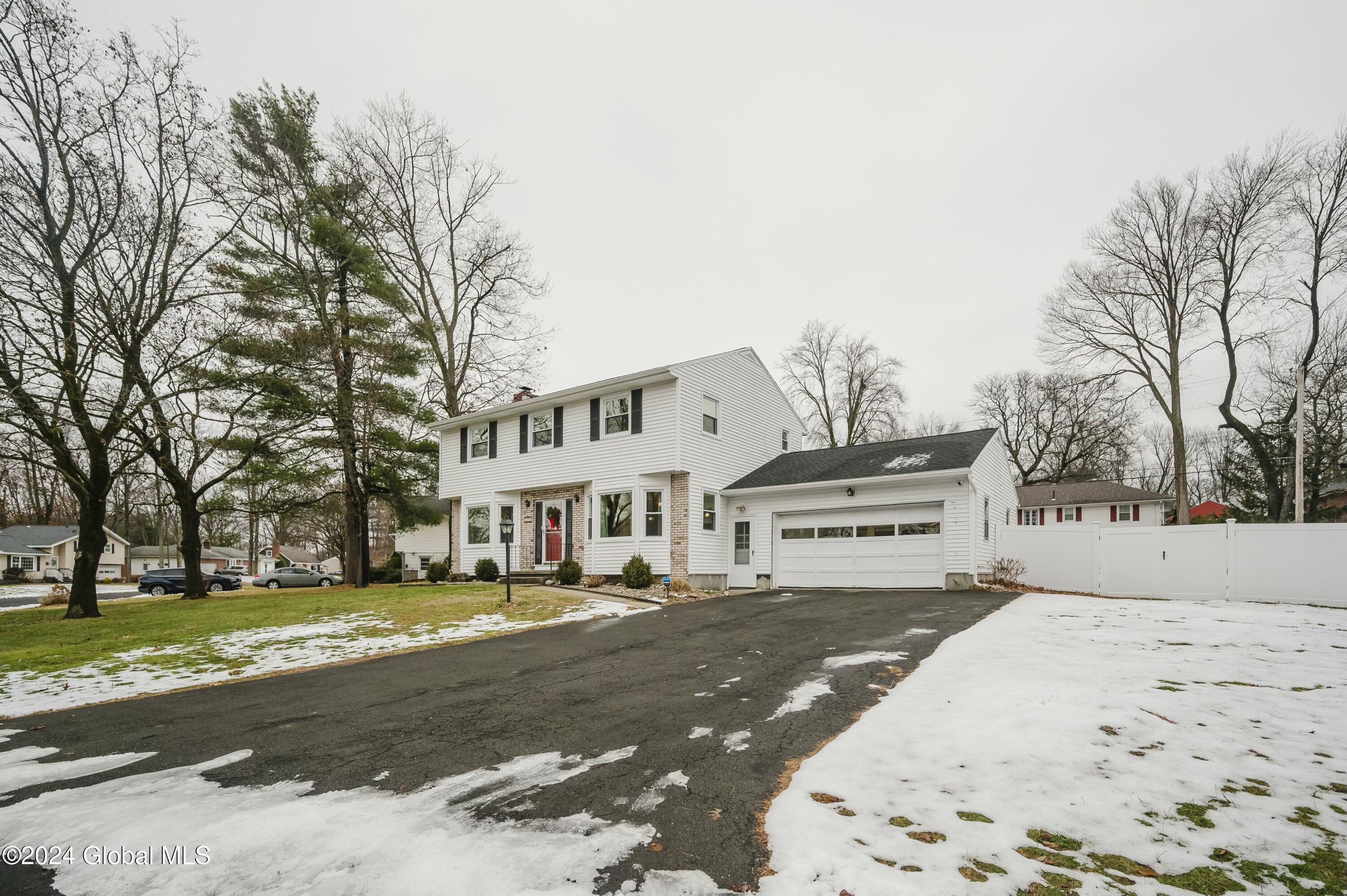 25 Brookwood Drive, Latham, New York image 3