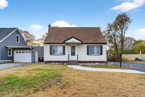 Photo of 4 Old Fort Avenue, Schenectady, NY 12306 (MLS # 202529454)