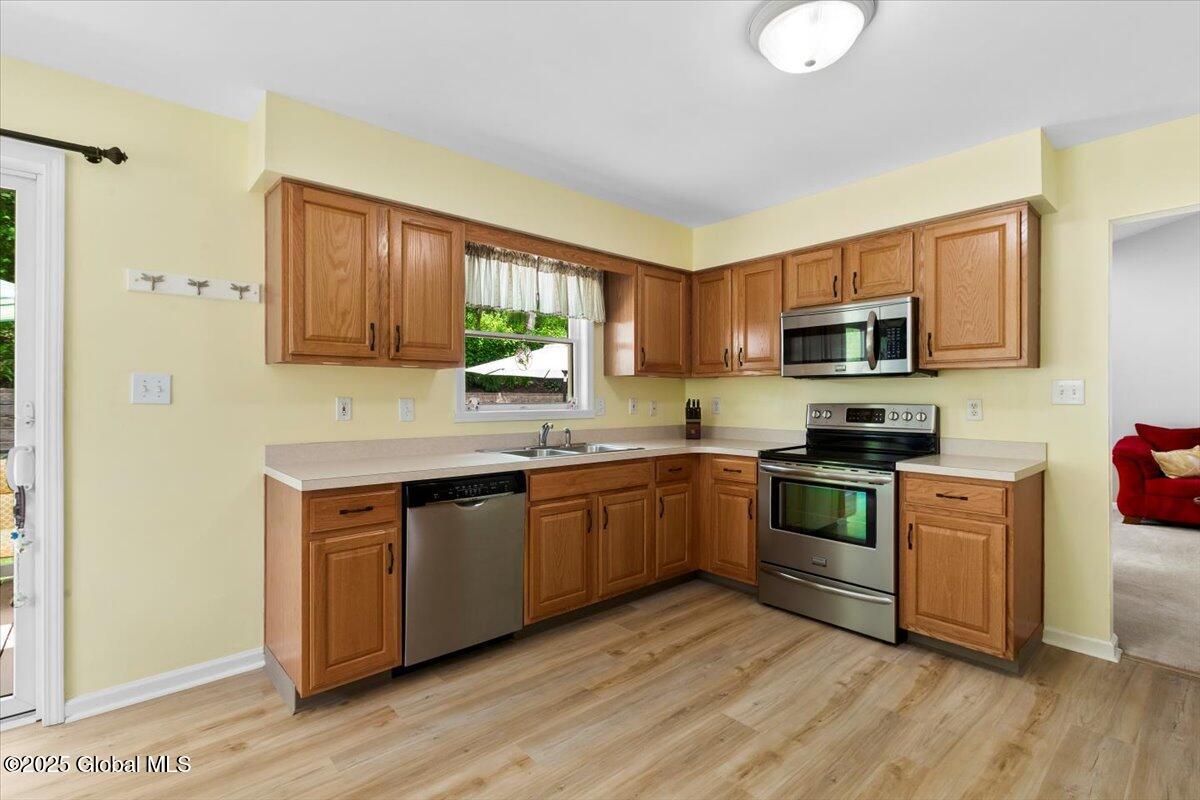 95 Whiteview Road, Wynantskill, New York image 18
