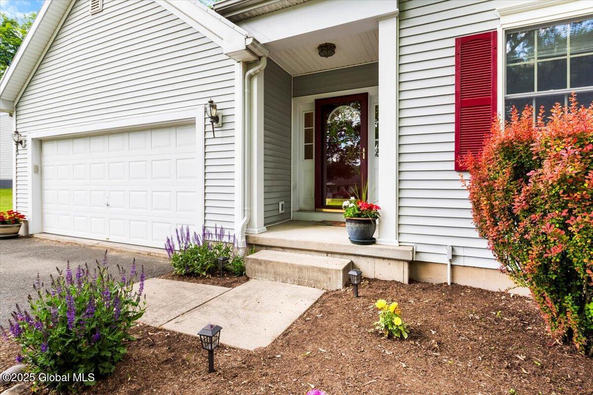 95 Whiteview Road, Wynantskill, New York image 7