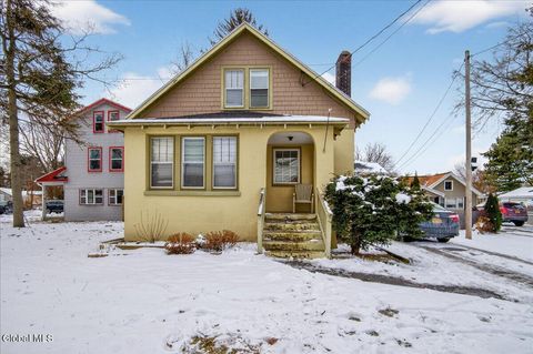 Photo of 3418 Albany Street, Schenectady, NY 12304 (MLS # 202611436)