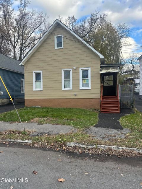 Photo of 729 Cutler Street, Schenectady, NY 12303 (MLS # 202529825)