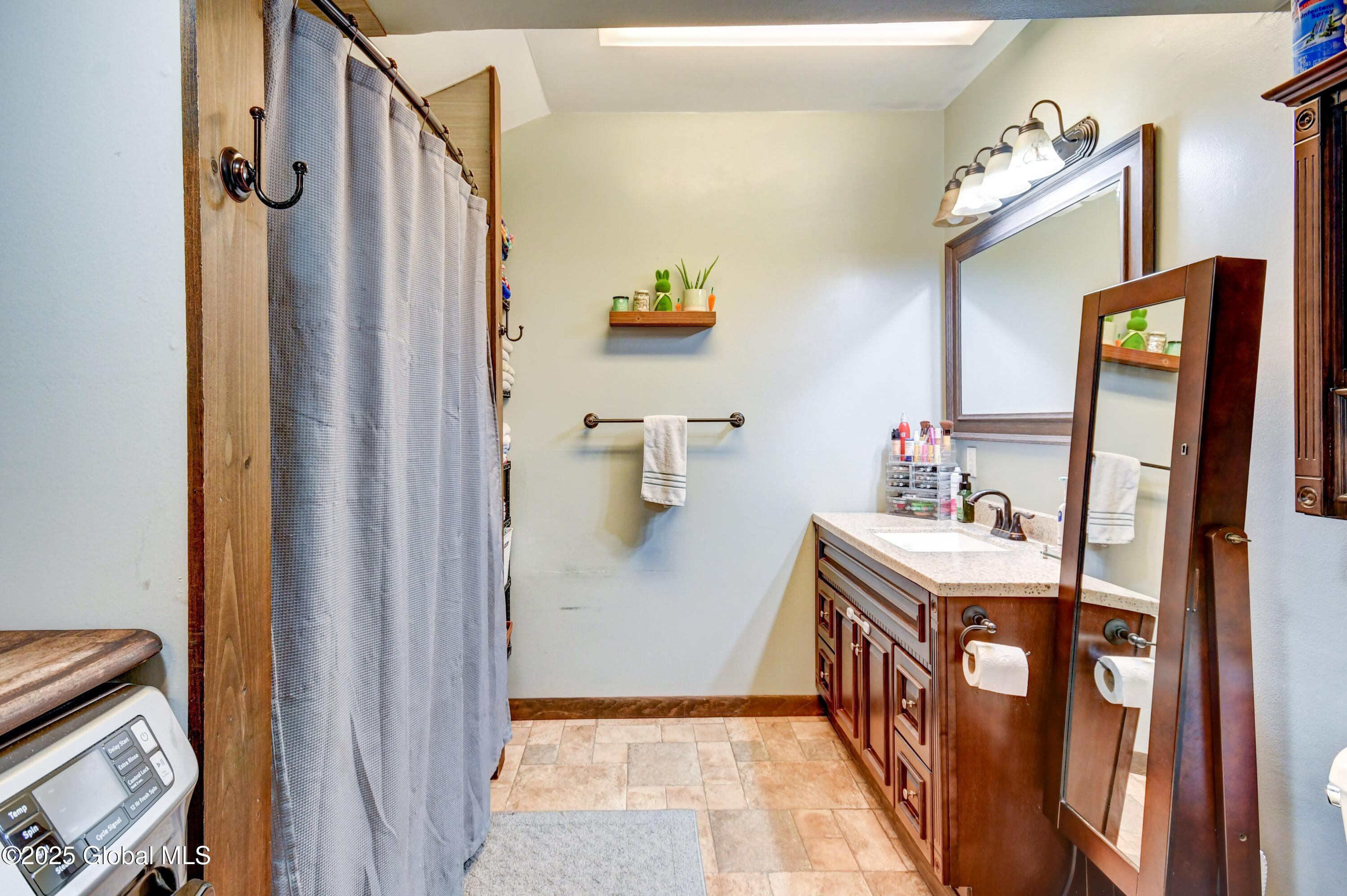 86 W State Street, Gloversville, New York image 30
