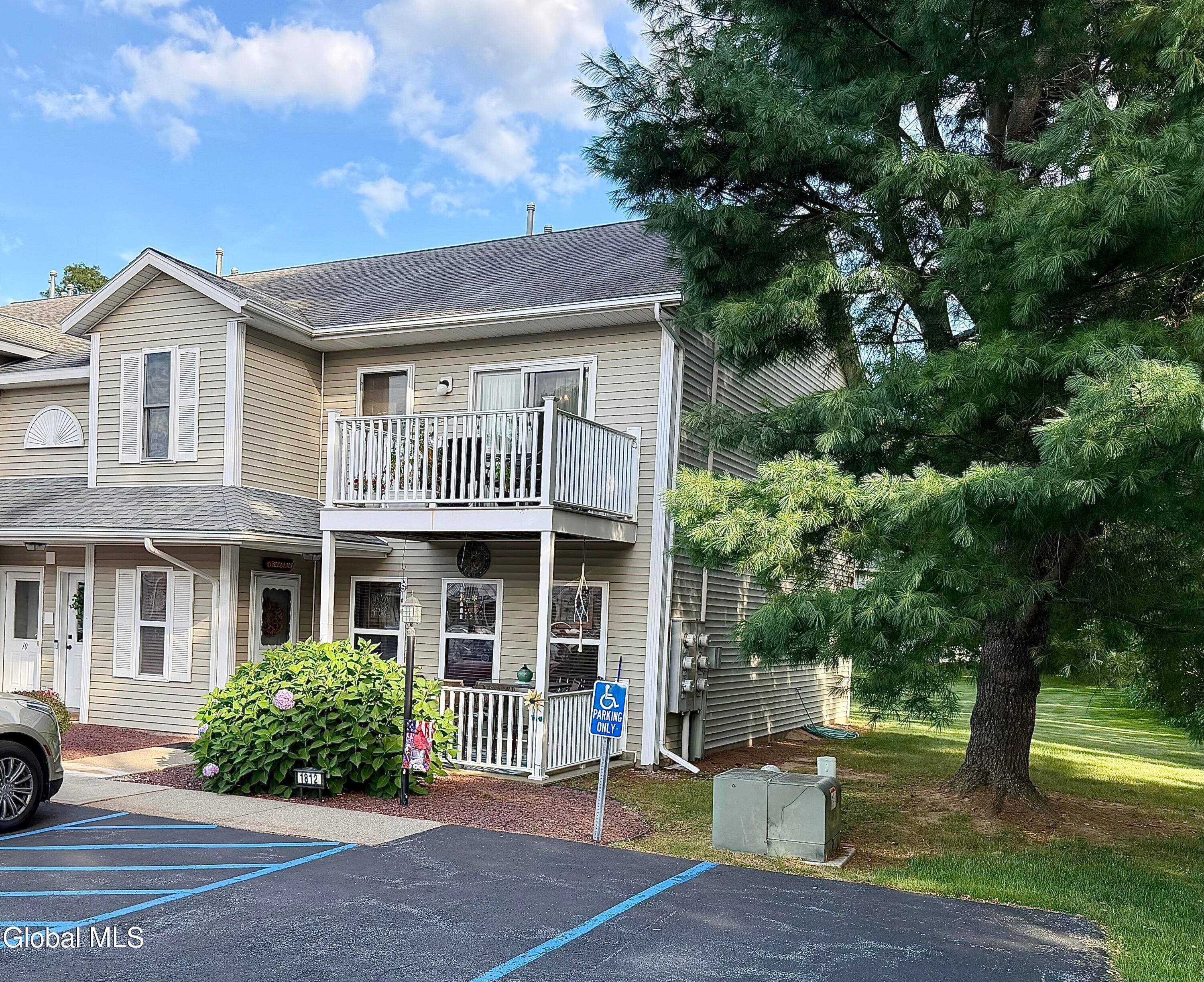 1812 Cambridge Manor Drive