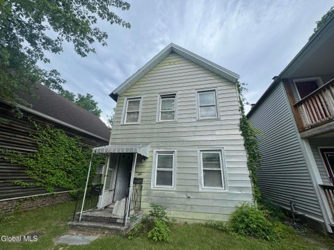 Multifamily For Sale - 393 4th Avenue<br/> Rensselaer County, Troy, NY 12182