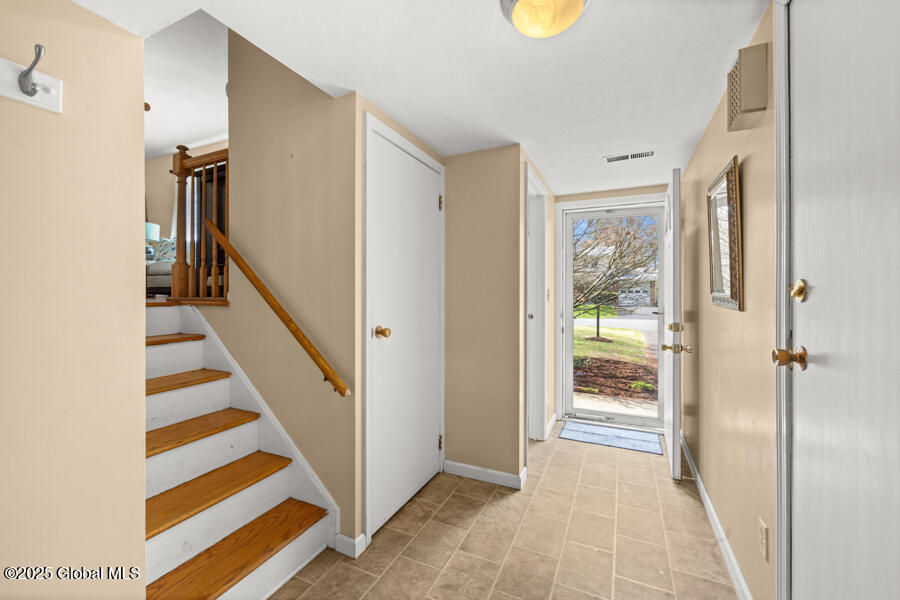 55 Montrose Drive, Delmar, New York image 4