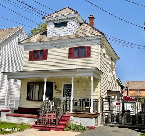 Photo of 817 Holland Road, Schenectady, NY 12303 (MLS # 202524033)
