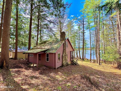 Photo of 566 Peninsular Heights Road, Mayfield, NY 12078 (MLS # 202615359)