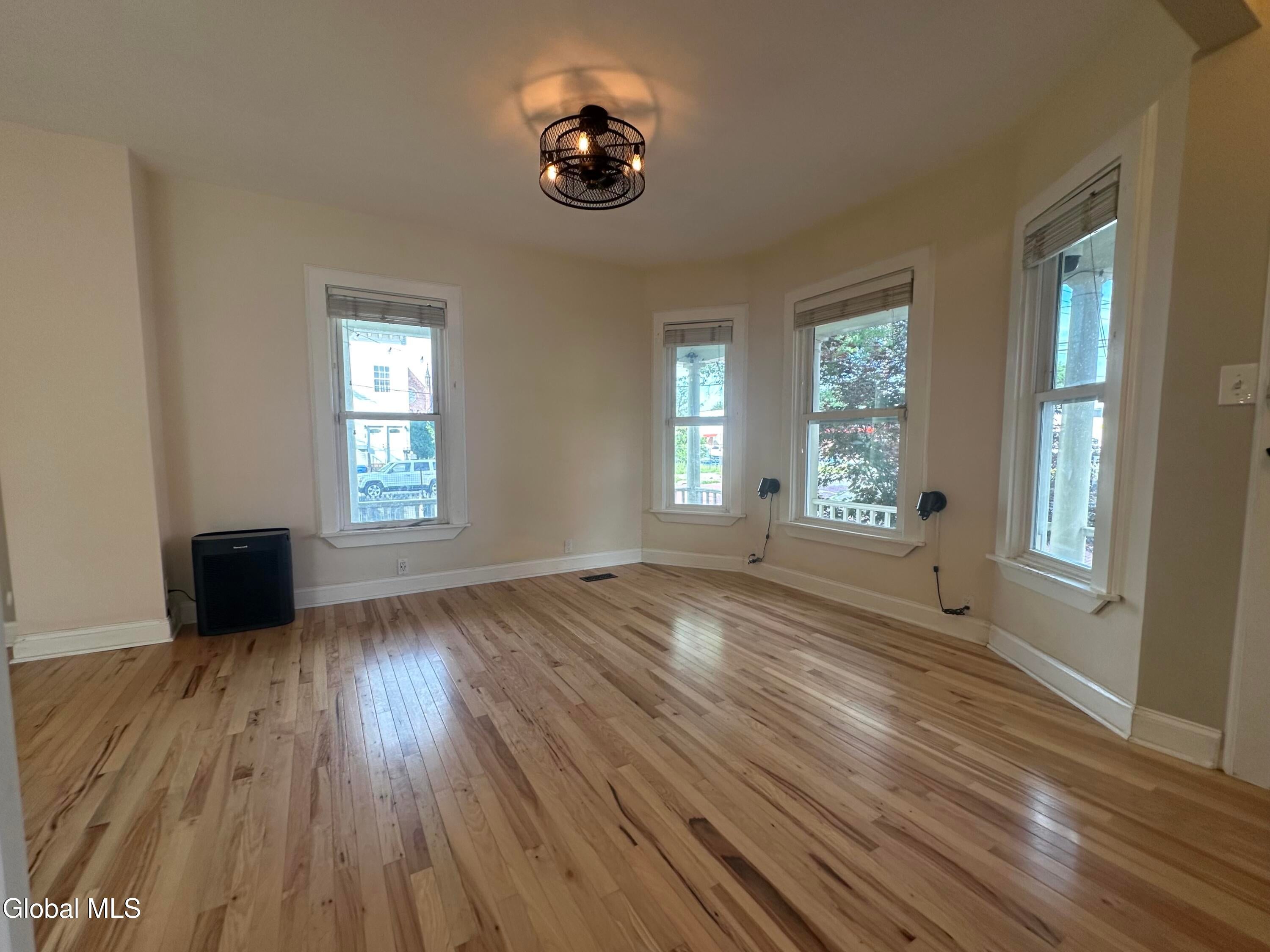 20 W Lawrence Street
