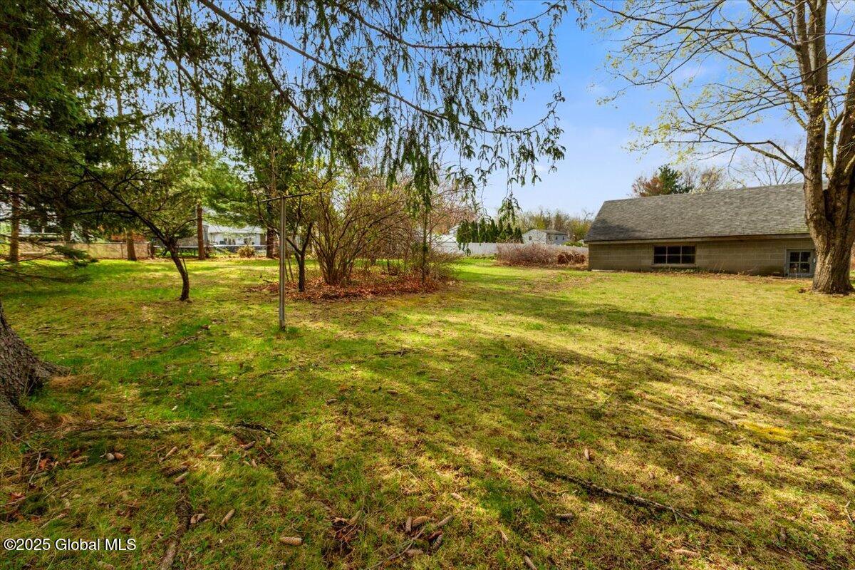 265 N Greenbush Road, Troy, New York image 32