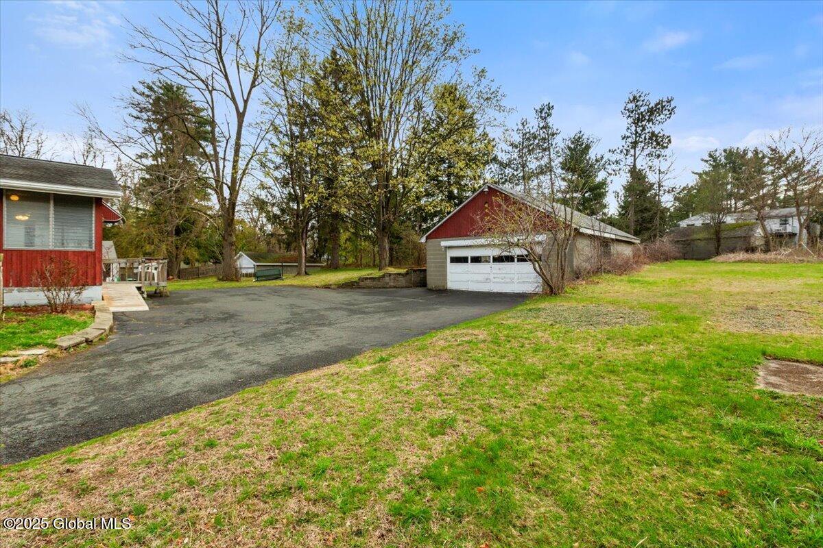 265 N Greenbush Road, Troy, New York image 34