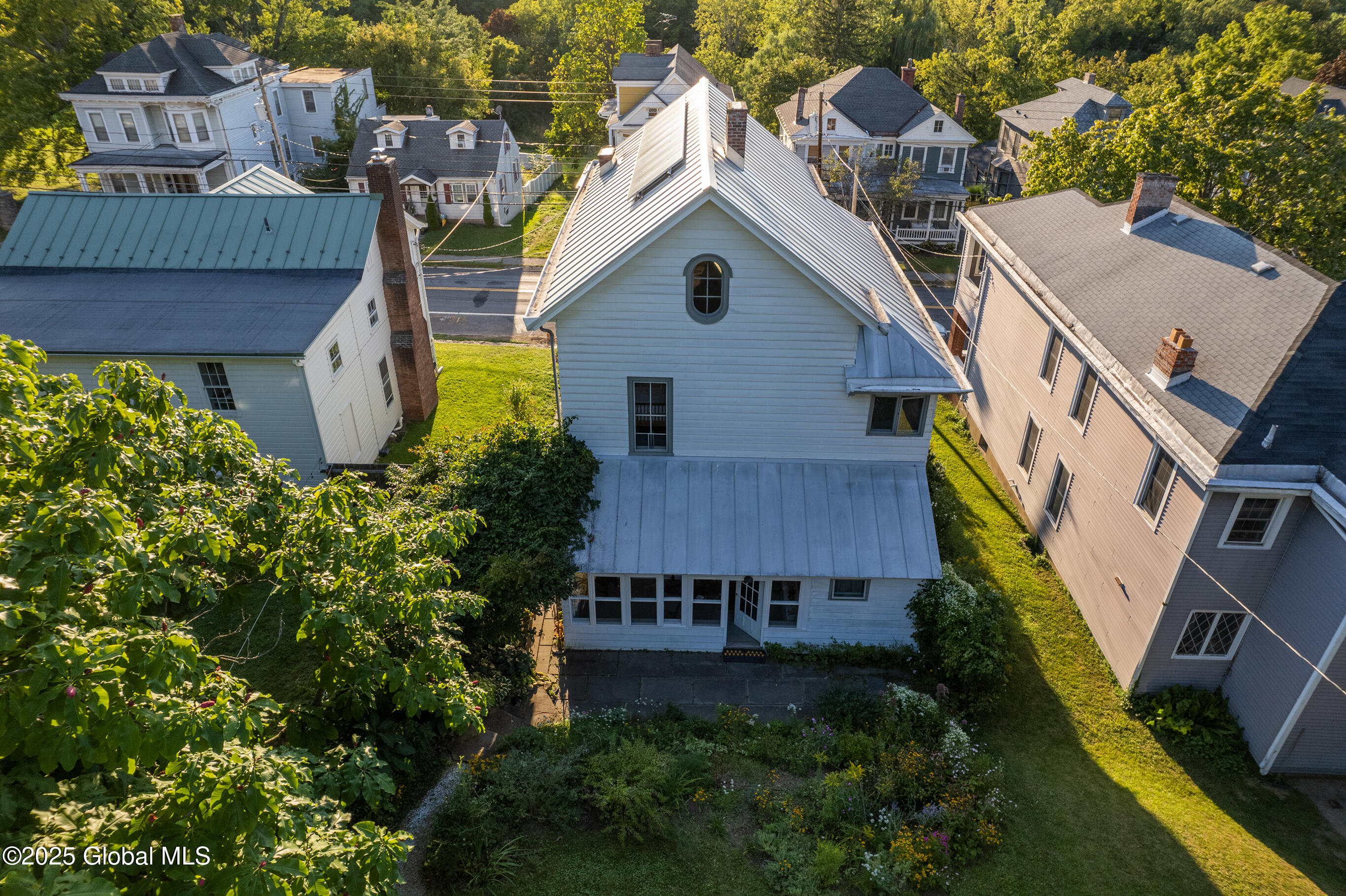 44 Worth Avenue, Hudson, New York image 3