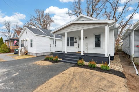 Photo of 2858 Plunkett Avenue, Rotterdam, NY 12306 (MLS # 202613622)