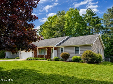 Homes For Sale - 7 Sweetbriar Lane<br/> Queensbury, NY 12804
