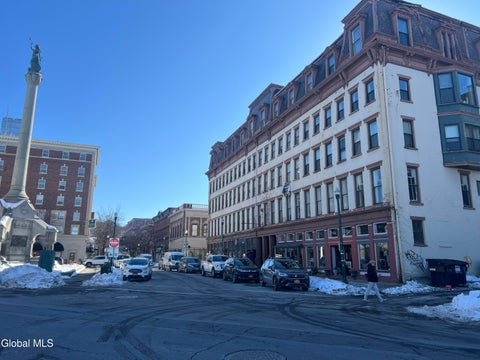 Apartment For Rent - 5 Broadway #200<br/> Rensselaer County, Troy, NY 12180