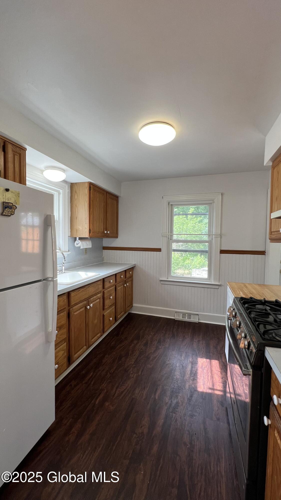 209 E Hudson Ave East Ave, Rensselaer, New York image 8