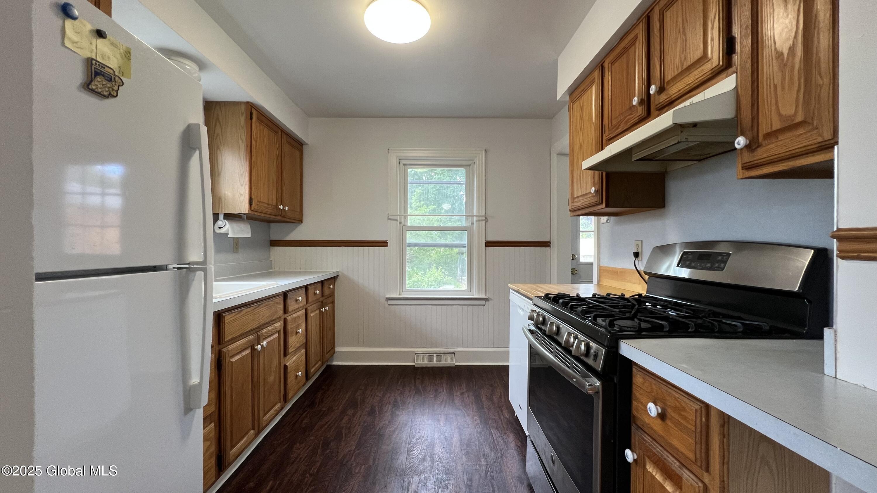 209 E Hudson Ave East Ave, Rensselaer, New York image 9
