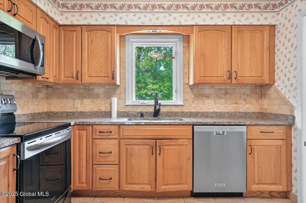44 Fredericks Road, Glenville, New York image 16