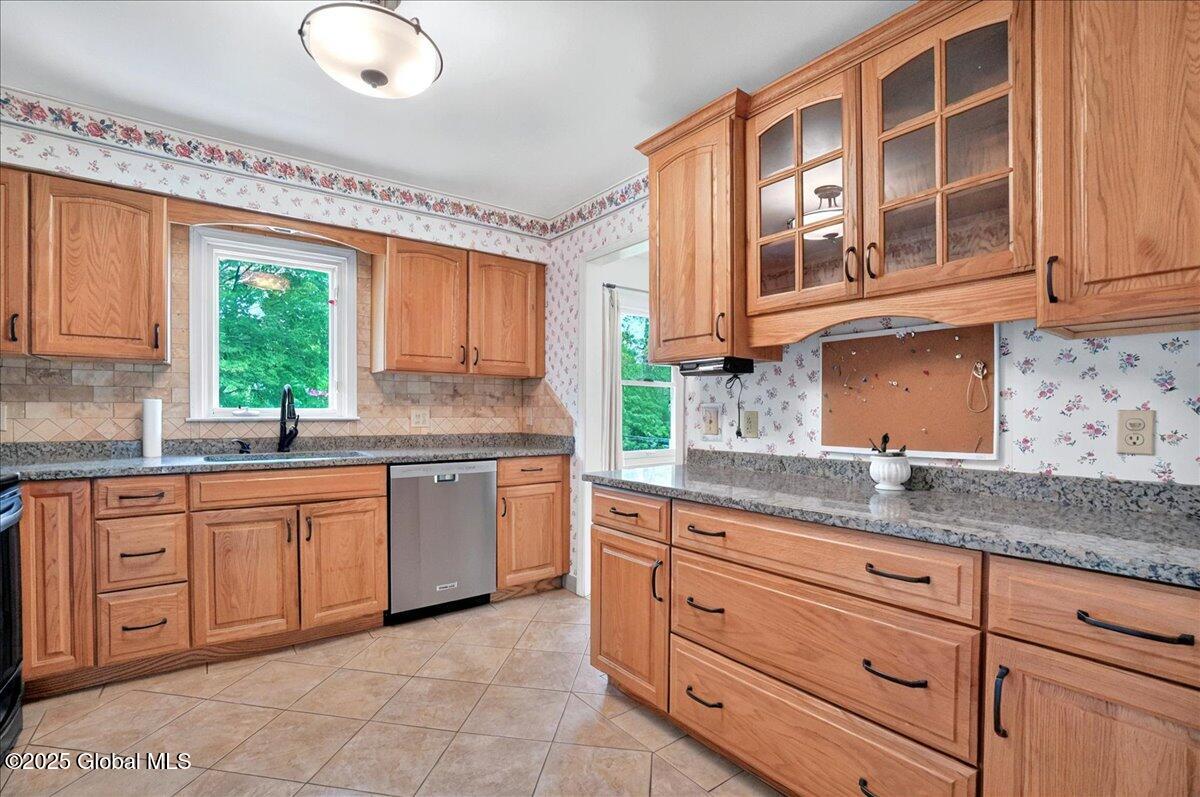 44 Fredericks Road, Glenville, New York image 5