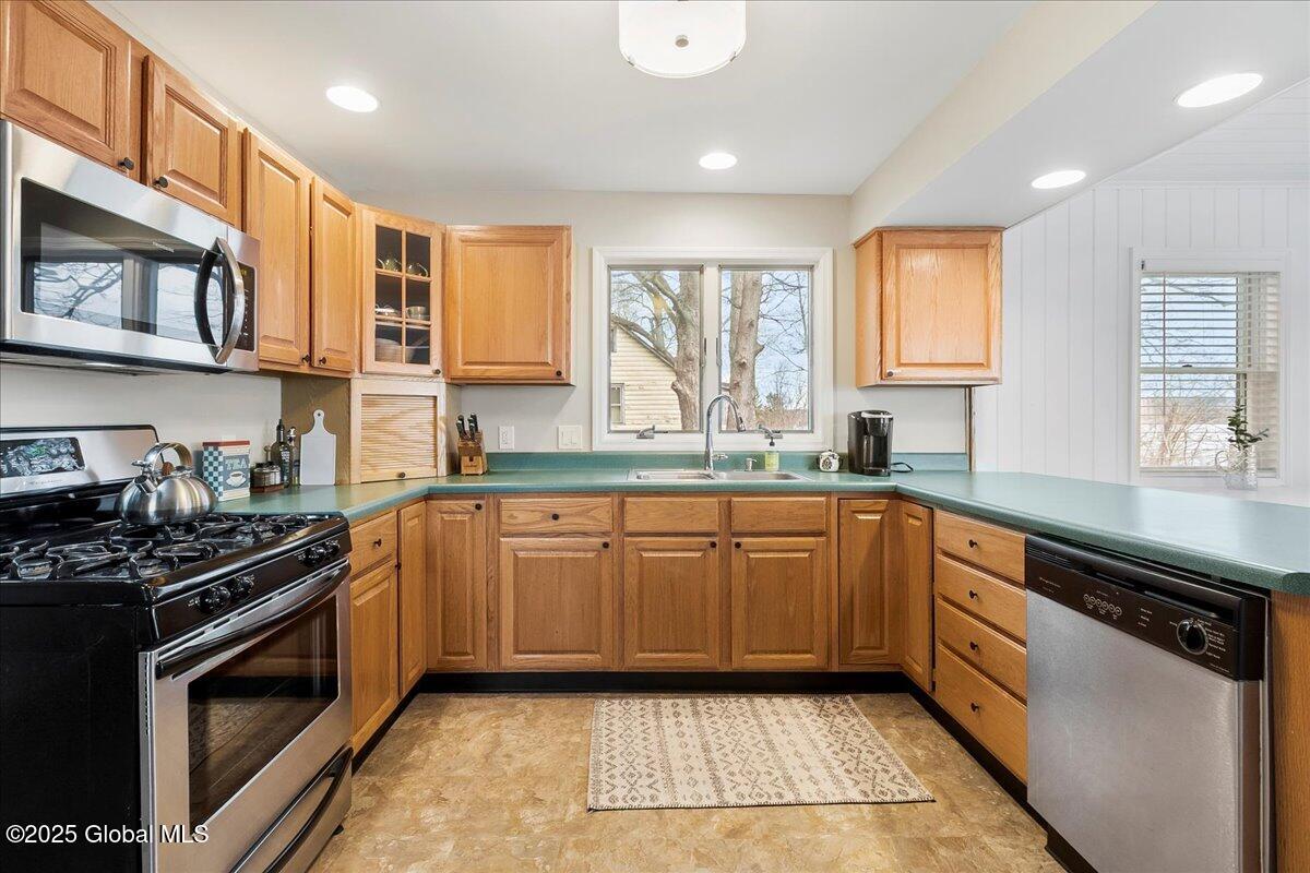 45 Whitestone Lane, Saratoga Springs, New York image 11