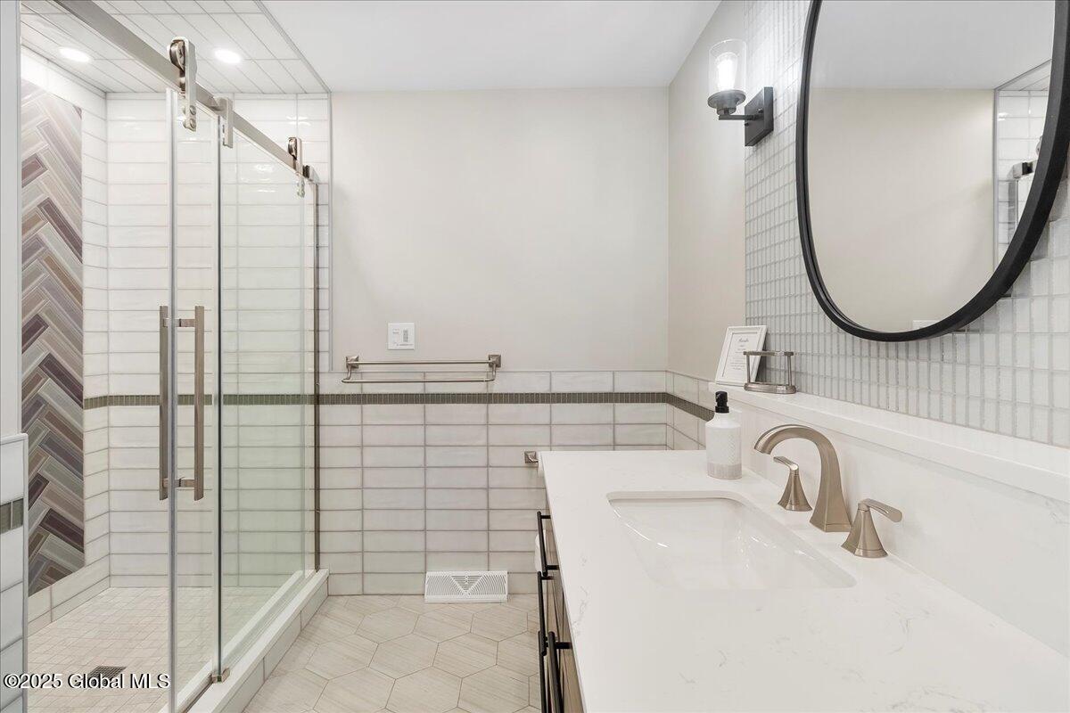 45 Whitestone Lane, Saratoga Springs, New York image 19