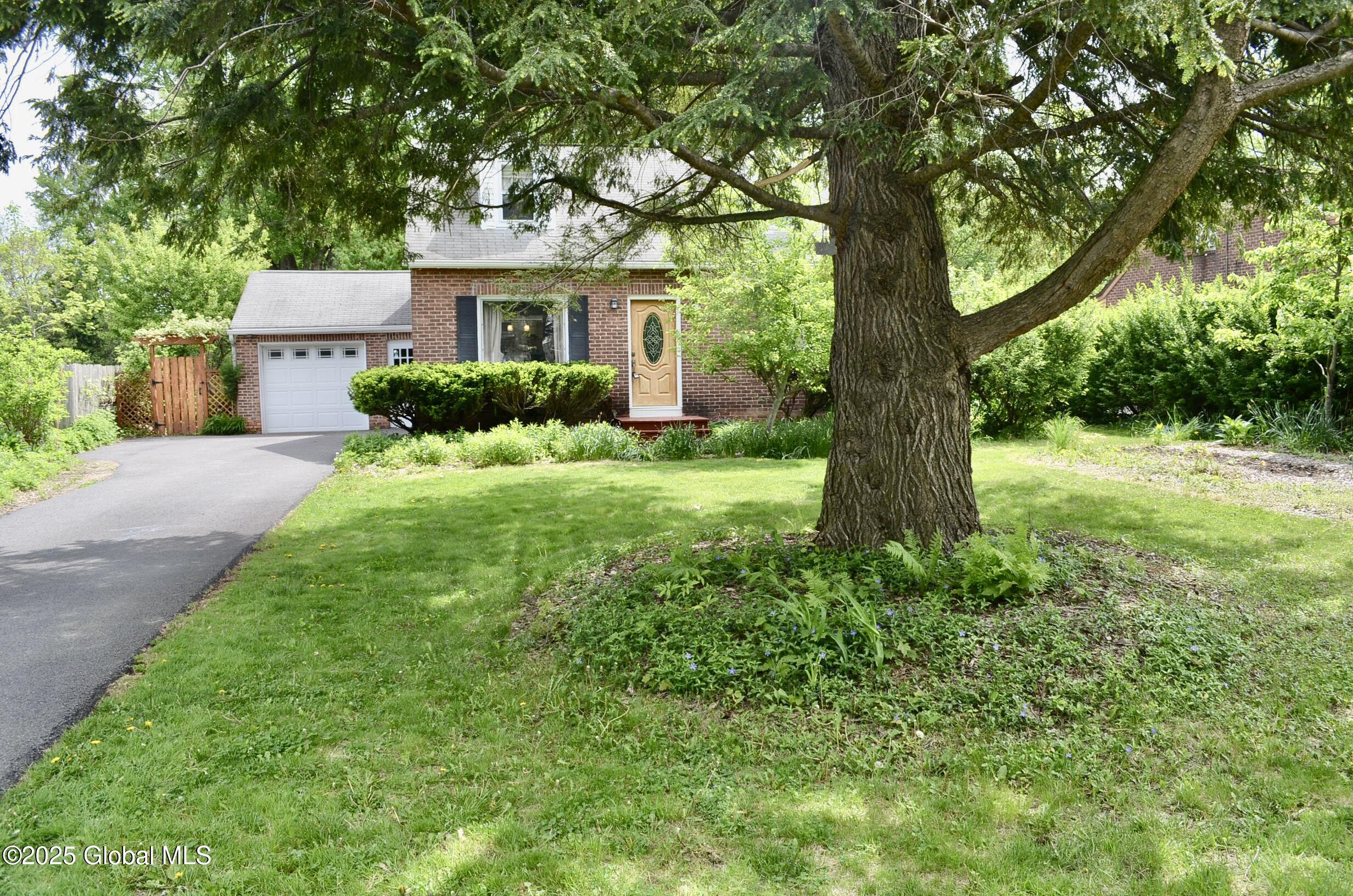 2 Willow Lane, East Greenbush, New York image 3