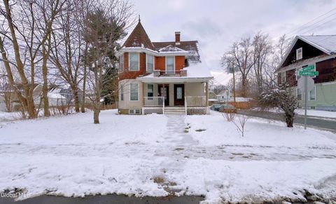 Photo of 2220-2222 Campbell Avenue, Schenectady, NY 12306 (MLS # 202610835)