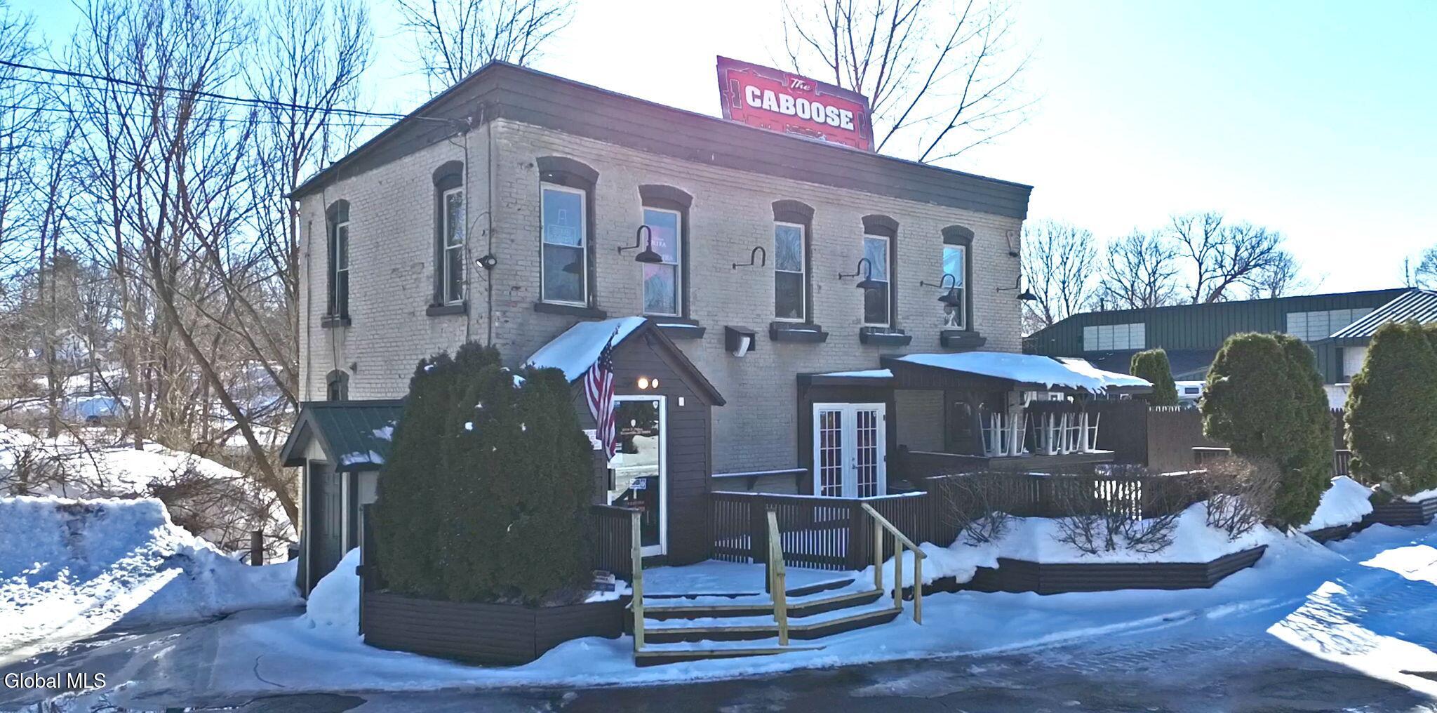 99 1/2 W Fulton Street