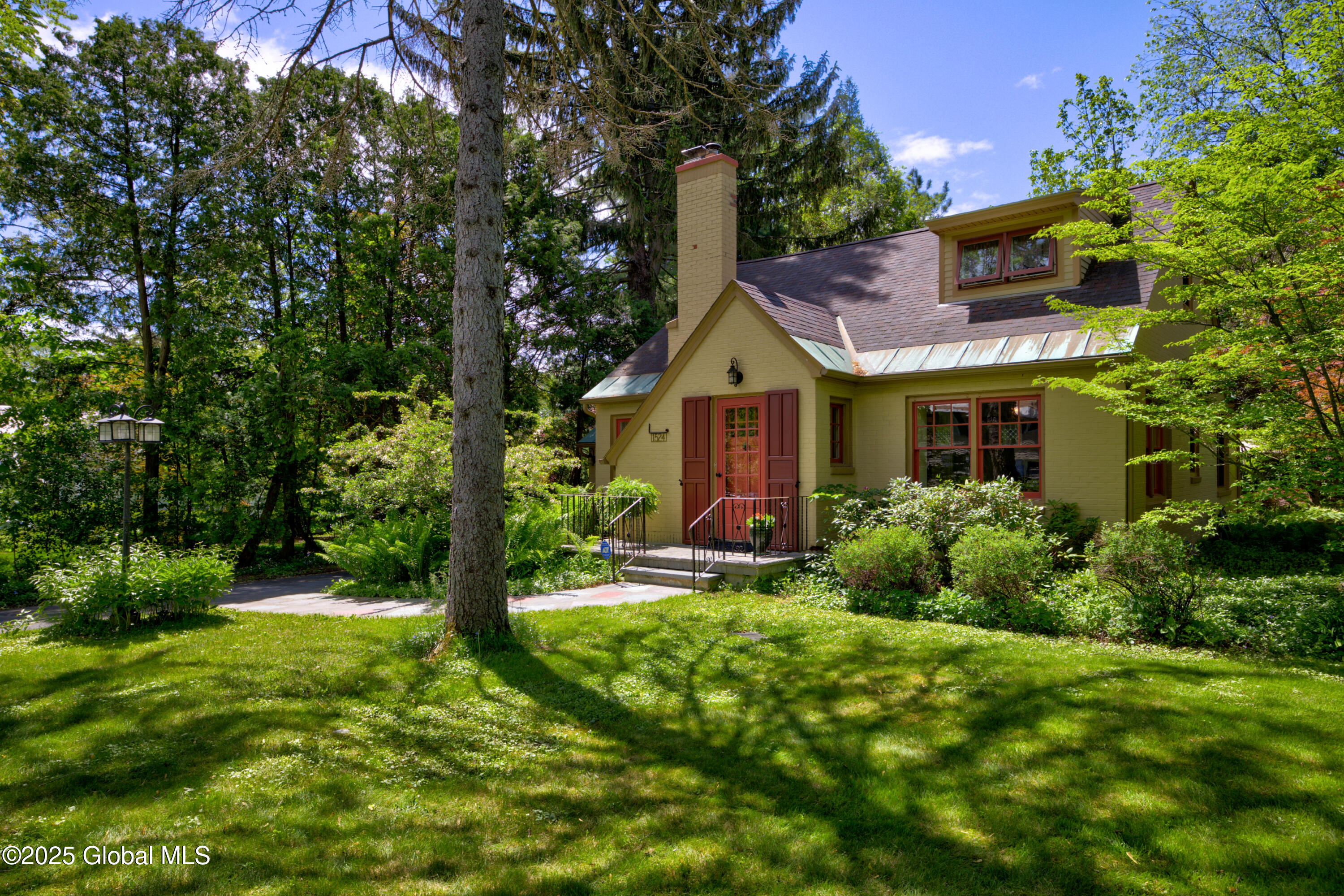 1524 Grenoside Avenue, Niskayuna, New York image 4