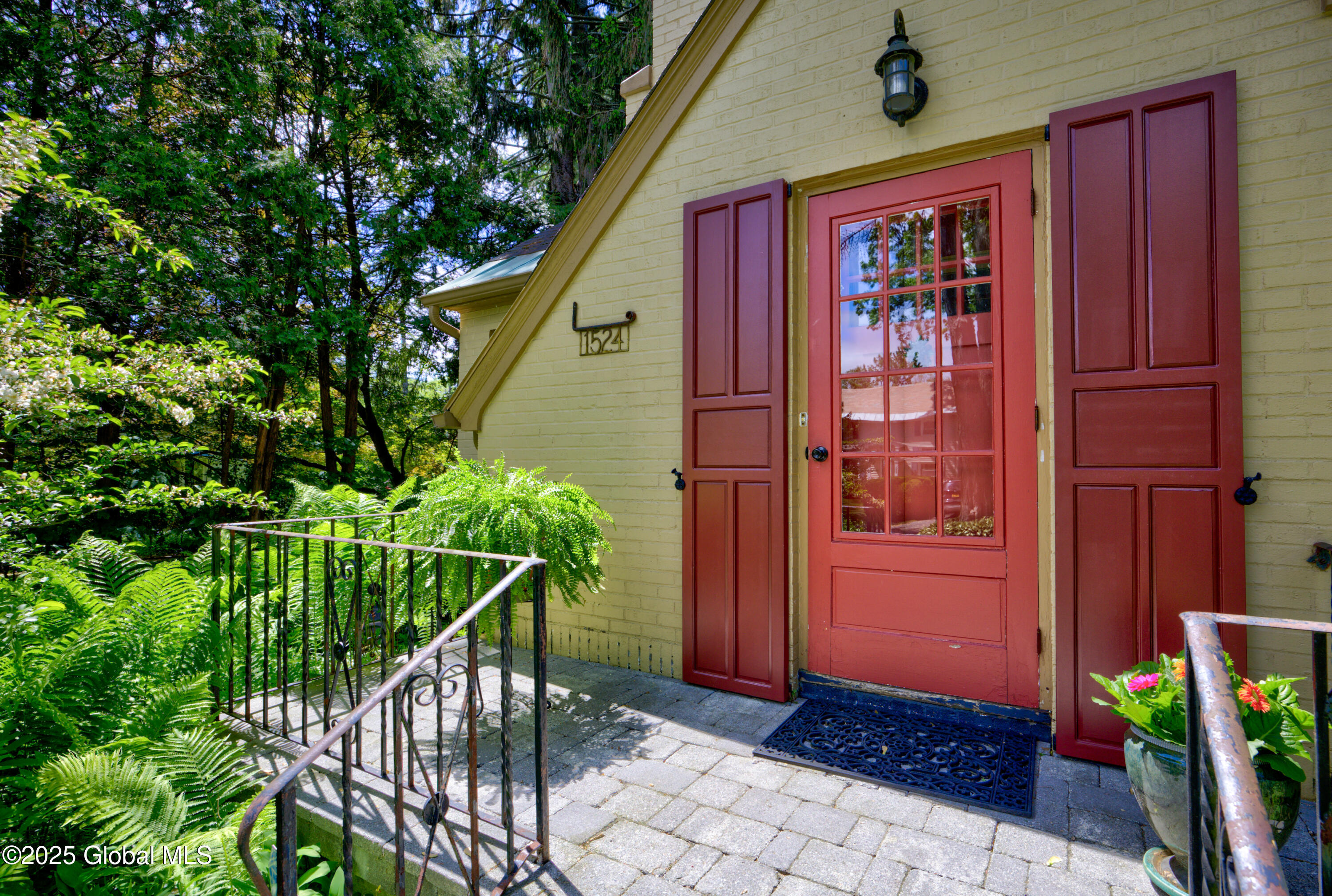 1524 Grenoside Avenue, Niskayuna, New York image 2