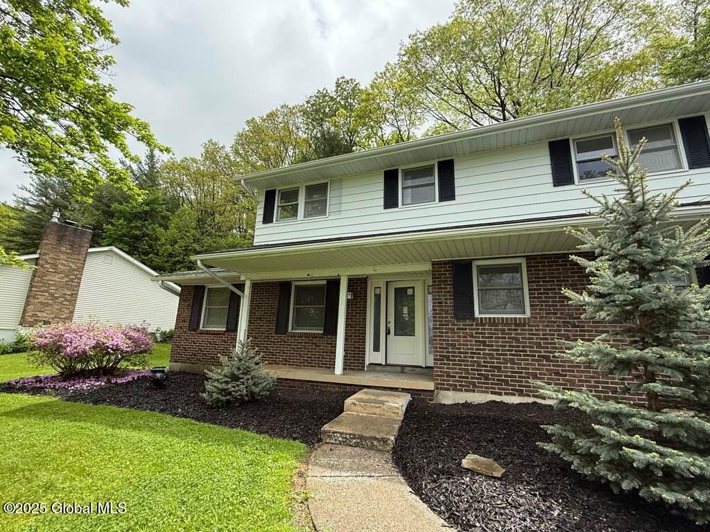 804 Rosewood Terrace, Endicott, New York image 1