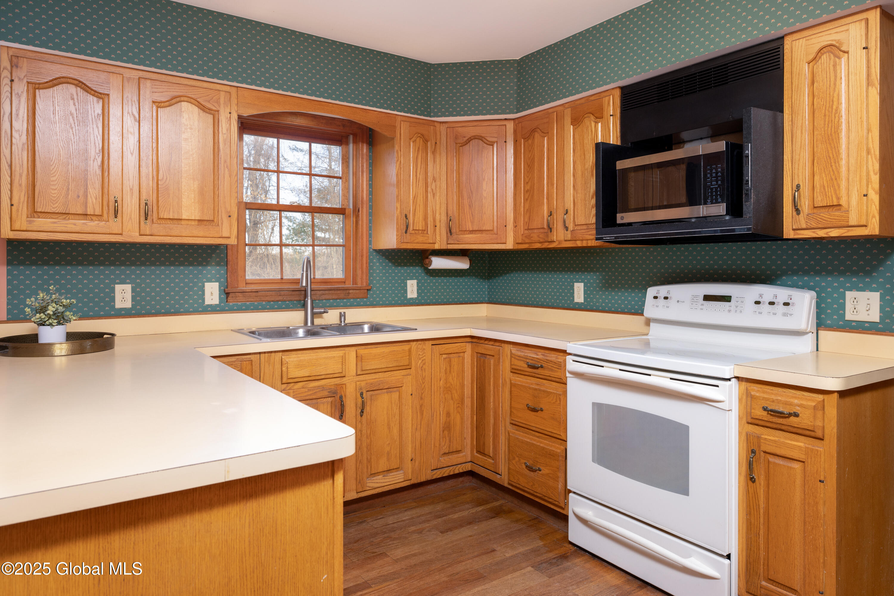 7 Stonehurst Drive, Queensbury, New York image 16