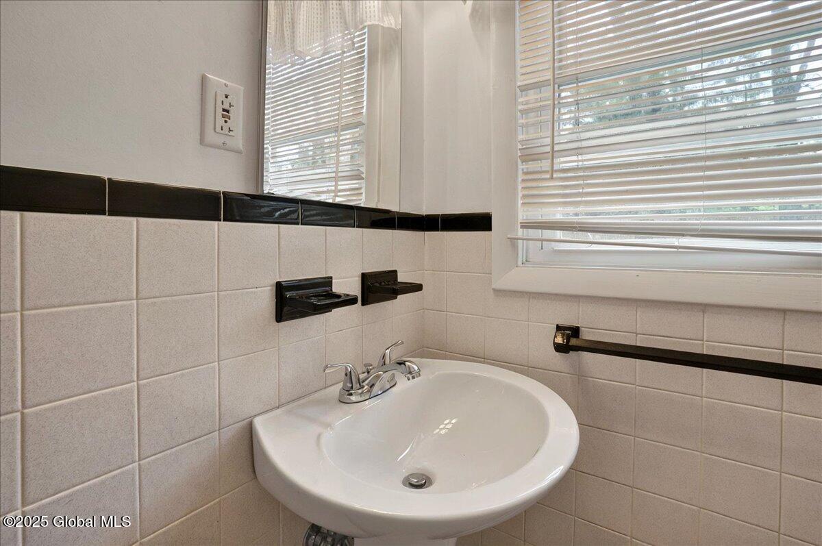 22 Meridian Lane, Ballston Lake, New York image 26