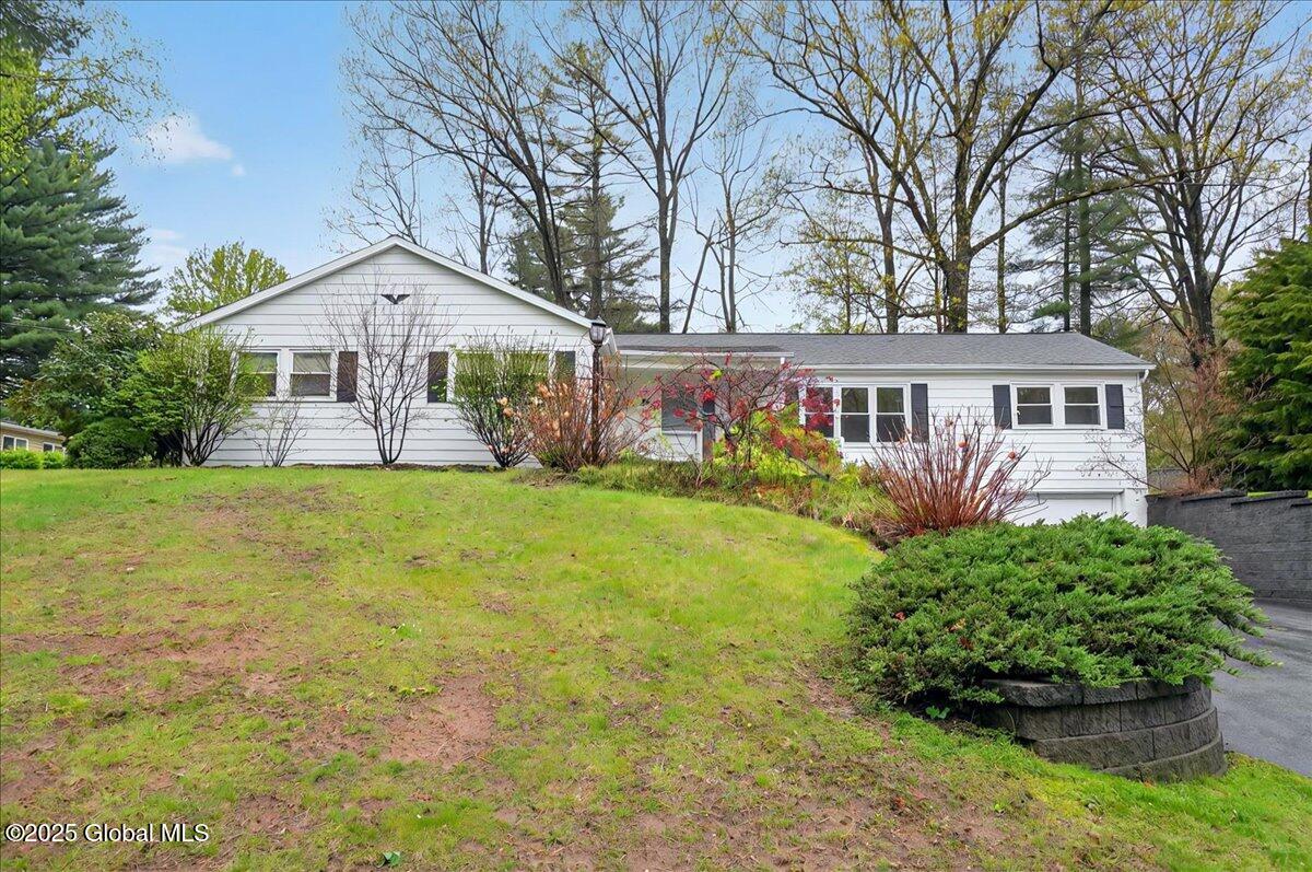 22 Meridian Lane, Ballston Lake, New York image 2